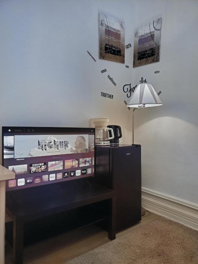 Booking-Eddy- Single Room With Self Check-In Hull Kültér fotó